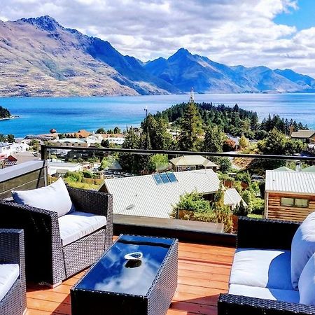 Stunning Home With Amazing Wakatipu Lake Views Queenstown Exterior photo